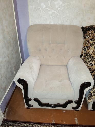 dekor masa: Divan kreslo mebel dəsti - Tərkib: 1 ədəd geniş üçnəfərlık divan və 2 — 1