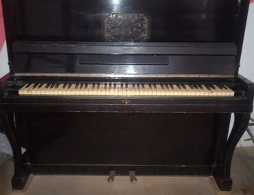 Pianolar: Köhne pianino satılır. 
ətraflı məlumat üçün zəng edin