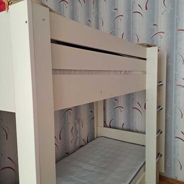 uşaqlar üçün taxta çarpayılar: Oğlan və qız üçün, Çarpayı, Matras ilə, Siyirməli, Taxta