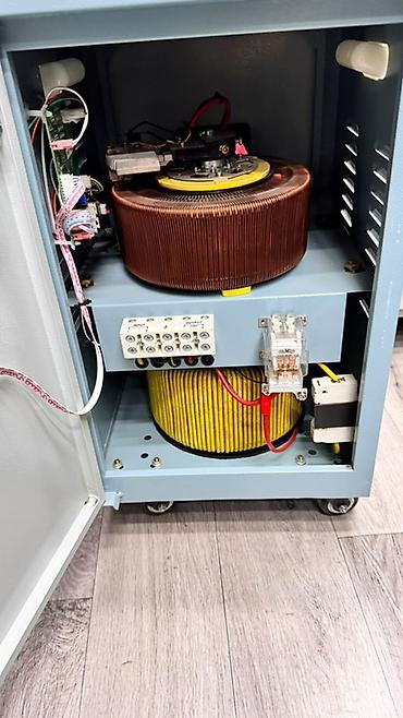 abb: Стабилизатор напряжения, Трехфазные — 8