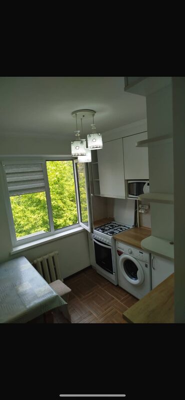 сдаю квартиру 6 микрорайон: 3 комнаты, 58 м², 104 серия, 4 этаж, Евроремонт
