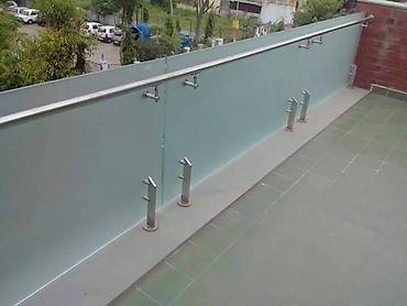 Pilləkən məhəccərləri: Şüşə məhəccər sifarişi.Şüşə perila. Aluminium perila.Məhəccər — 18