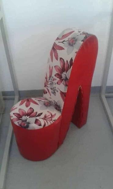 stolica sa zlatnim nogama: Stolica u obliku visoke potpetice – unikatni komad za spavaću ili — 6
