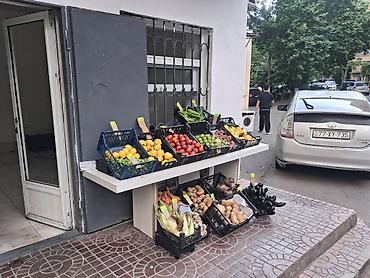 Фрукты и ягоды: Salam Marketdə və yaxud Meyvə tərəvəzdə bir sözlə satıcı kimi — 1