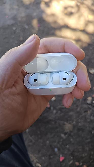 usb c: Simsiz qulaqcıqlar – qulaqdaxili dizayn, ağ rəng, maqnitli şarj qutusu — 1