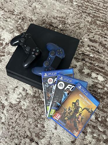 Продаю PS4 в отличном состоянии в комплекте коробка,3 диск и джойстик at lalafo.kg Продаю PS4 в отличном состоянии в комплекте коробка,3 диск и джойстик