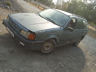 Volkswagen Passat: 1989 г., 1.8 л, Механика, Бензин, Универсал