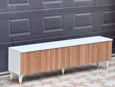 yolka altlığı: TV altlığı