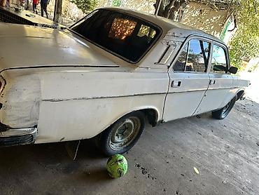QAZ: QAZ 24 Volga: 2.4 l | 1989 il 195000 km Sedan — 3