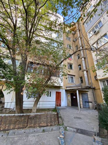 рядом квартира: 1 комната, 35 м², Индивидуалка, 1 этаж, Евроремонт
