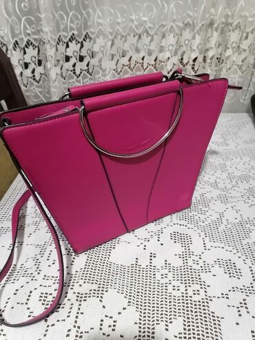 mona tašne sniženje: Shoulder bag, Bershka, Material: Faux leather