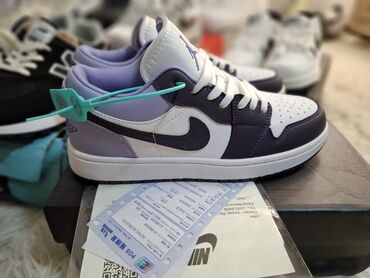 спортивные обувь: Кроссовкалар, 42, Nike, Жаңы, түсү - Ак, Акылуу жеткирүү