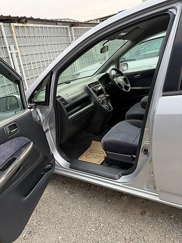 Honda: Honda Stream: 2001 г., 2 л, Типтроник, Бензин, Минивэн — 8