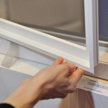 стекло на окна: Изготовлеия москитнах сетки,сложный механизм регулировка окон