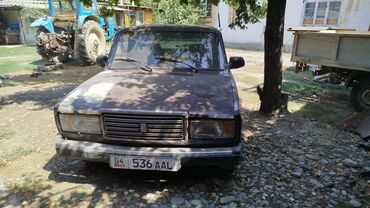 купить малибу в бишкеке: Автомобиль ВАЗ-2107, классический седан темного цвета, пригодный для