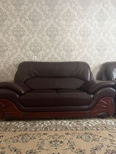 коженный диван: Зал үчүн гарнитур, Колдонулган