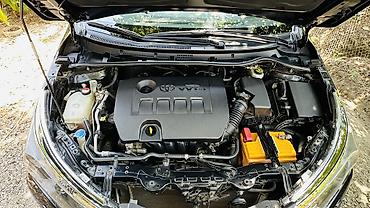 Toyota: Toyota Corolla: 1.6 l | 2014 il Sedan — 24