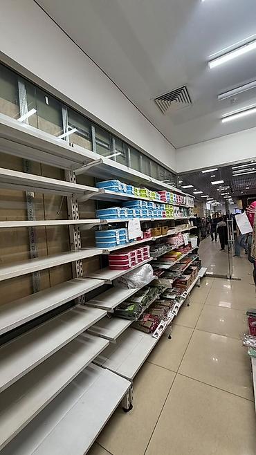 Полки для магазина: ПРОДАЁТСЯ ТОРГОВОЕ ОБОРУДОВАНИЕ ДЛЯ МАГАЗИНА Продаётся комплект — 6