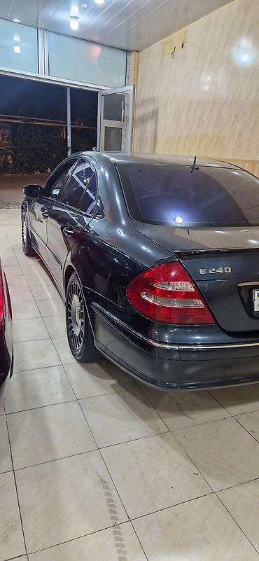 masin cixolu: Mercedes-Benz E 240: 2.4 l | 2002 il Sedan — 3