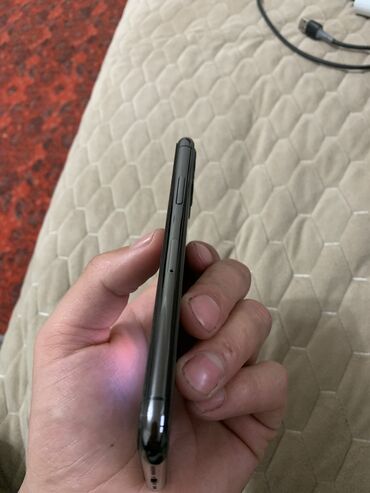 Apple iPhone: IPhone 11 Pro, Б/у, 64 ГБ, Защитное стекло, Чехол, 72 % — 5