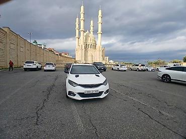 opel astra has: Changan Eado XT hetçbek. ili .2014 Ağ rəngli kuzovla təqdim olunan — 1