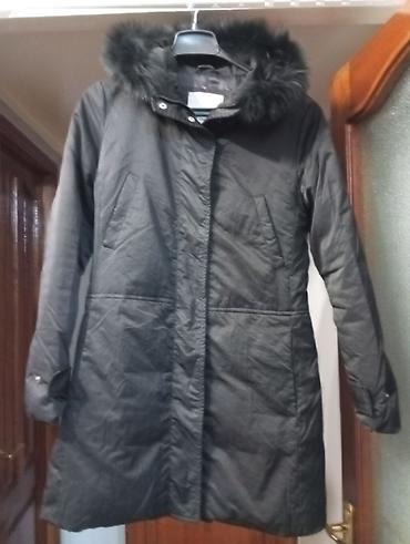 Пуховики и зимние куртки: Пуховик, По колено, С мехом, С капюшоном, Ультралегкий, M — 10