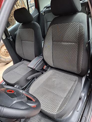 piter auto plac borca: Škoda Fabia – Ambiente 1.4 benzin/plin,crvena, hečbek, 5 vrata - — 4
