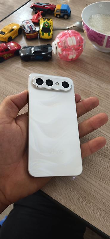 lg v40 thinq: Смартфон vivo (белый, перламутровая задняя крышка с волнистой — 1