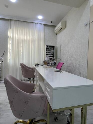 Digər kommersiya daşınmaz əmlakı: Yasamal rayonu, Statistika Komitəsinin yaxınlığında, ümumi sahəsi 135 — 5