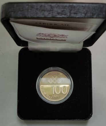 ценник на монеты: Продам золотую монету 1993г вес 13.33г, проба 583, 75 лет Латвии
