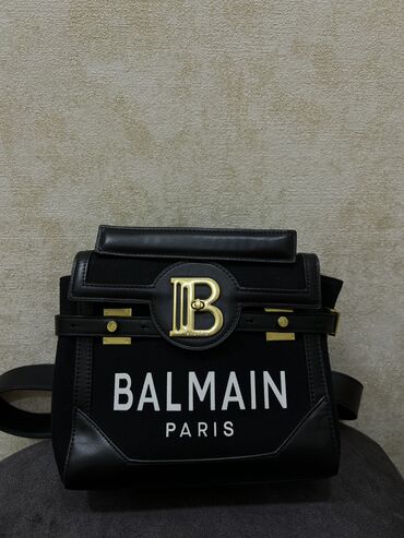 женские классические плащи: Balmain catna