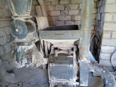 аппарат для маникюра и педикюра: Drabilka. Əla işlək vəziyətdə 1Saata ton yarım çəkir . elave matorda