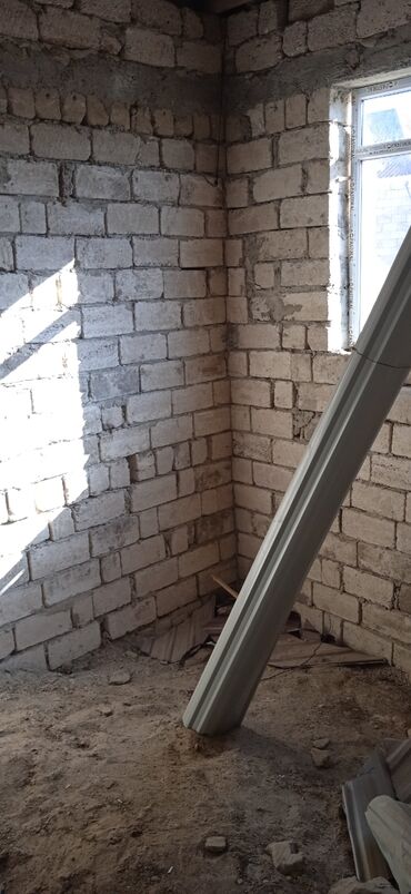 Həyət evləri və villaların satışı: Maştağa qəs. 3 otaqlı, 1 kv. m, Təmirsiz — 8