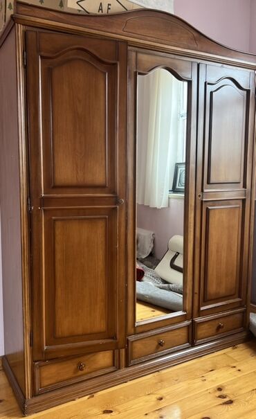 Односпальная кровать, Шкаф