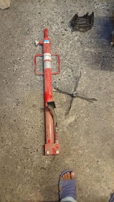 m50 ucuz: 0.5 tonluq transmissiya domkratıdır. Avtomobil servisində və qaraj — 1