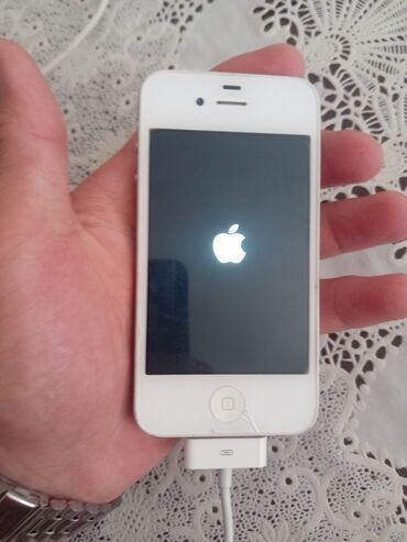Apple iPhone: IPhone 4S, < 16 GB