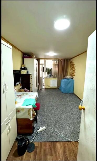 квартиры политех: 1 бөлмө, 19 кв. м, 4 кабат, Эски ремонт