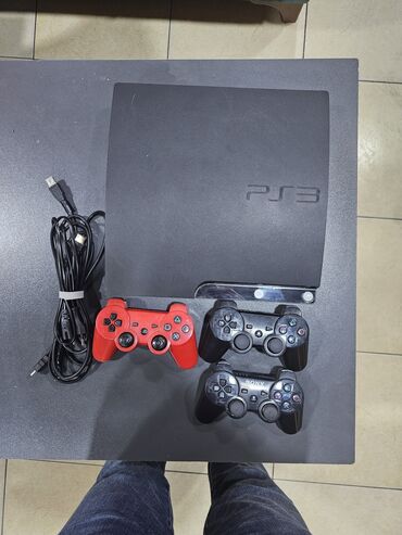 playstation.3: PlayStation 3 slim daxilinde 30 yaxin oyun 2 eded orjinal pult 1