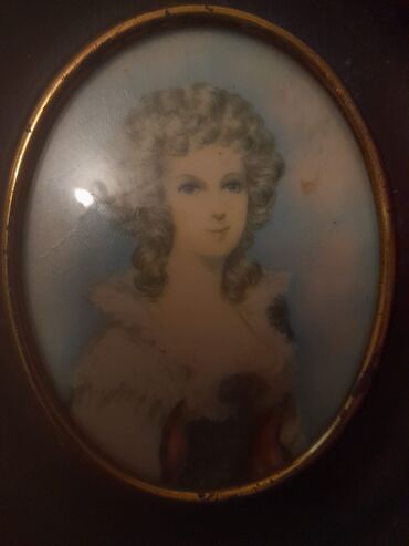 антикварная: Миниатюрная антикварная картина любовницы короля Франции мадам