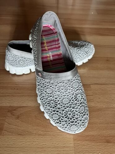 boz rəngli qadın ayaqqabıları: Tuflilər, Skechers, Ölçü: 38, rəng - Boz, İşlənmiş
