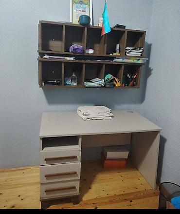 школьный стол: Yazi masasi satilir. Fabrik malidi. *Qiymeti 120 Azn.* Unvan — 1