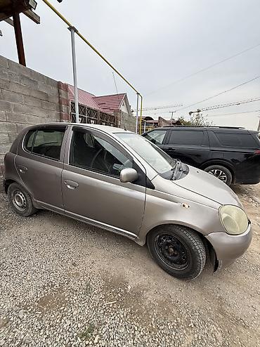 Toyota: Toyota Vitz: 2001 г., 1.3 л, Автомат, Бензин, Хэтчбэк — 2