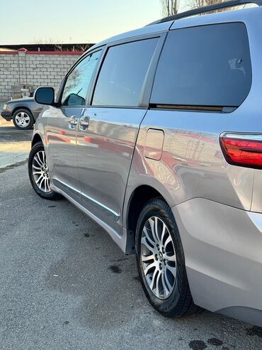 Toyota: Toyota Sienna: 2018 г., 3.5 л, Автомат, Бензин, Минивэн