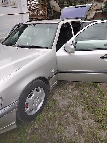 Mercedes-Benz: Mercedes-Benz 220: 2.2 l | 2000 il Universal — 12