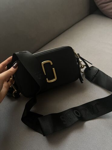 vunene carape beograd: Marc Jacobs crna ženska torbica. Nenošena. Kupljena u Istanbulu