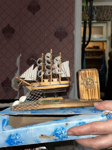 Qrammofon və patefonlar: Dekorativ yelkənli gəmi maketi – Aoxingart. - Material: ağac əsaslı