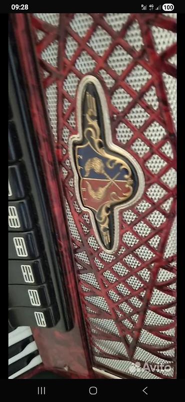 Аккордеоны: Аккордеон Barcarolle Prominenz, красный перламутровый корпус — 10