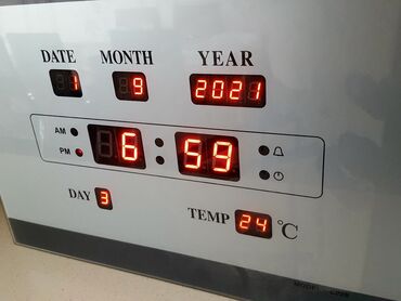 Ev saatları: Divar saatları, Elektron, Arxa işıq — 10