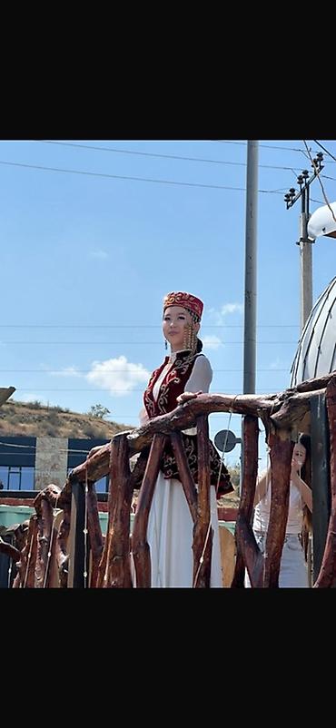 кечки кызыл: Улуттук кийим, Аял — 3