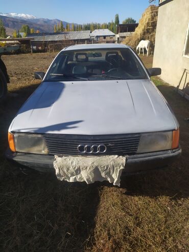 подсветка на машину: Audi 100: 1988 г., 2 л, Механика, Бензин, Седан